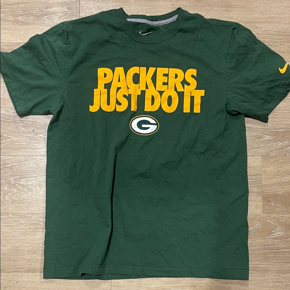 Nike Green and Yellow Packers tee size large